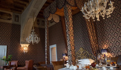 Luxury Room (Castle)