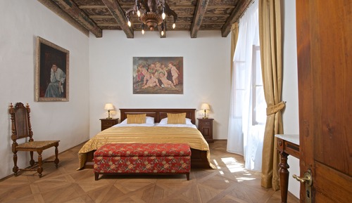 Deluxe Suite, 2 Bedrooms (Castle view)
