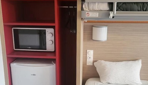 Standard Room, 3 Twin Beds (Shared Bathroom)