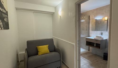 Comfort Room, 1 Queen Bed, Non Smoking (with Sofabed)