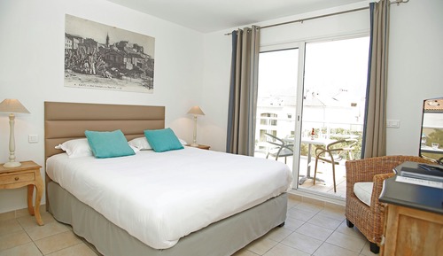 Exclusive Suite, 1 Queen Bed, Non Smoking (with Sofabed)