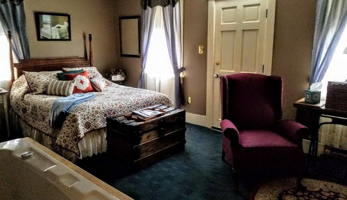 Room, Private Bathroom (3. The Sheboygan Room)