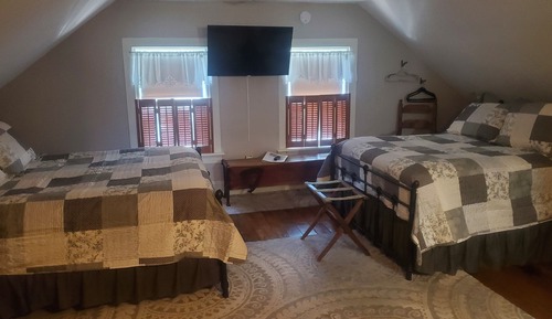 Room, Private Bathroom (2. The Depot Room) 