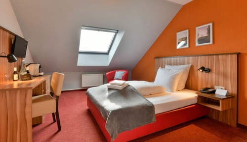 Classic Single Room