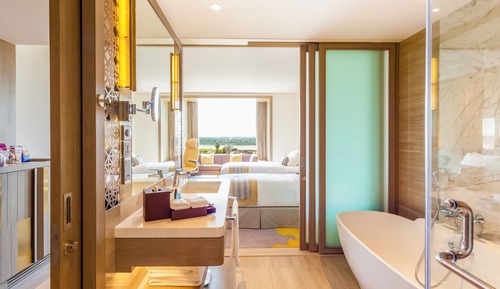 Standard Room, 2 Twin Beds, Pool View
