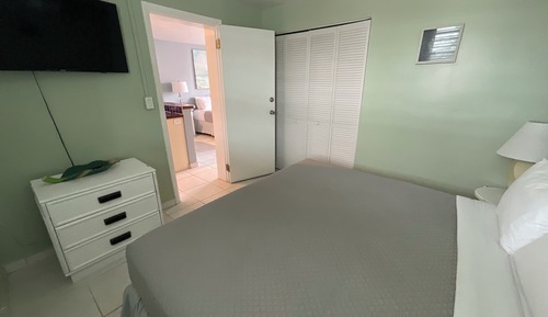 Deluxe Suite, Kitchenette, Courtyard View