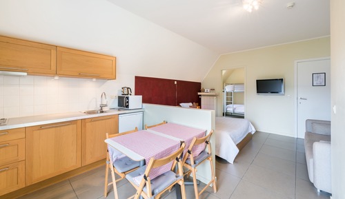 Comfort Studio, 2 Bedrooms, Kitchen