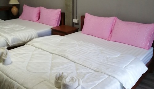 Family Quadruple Room, 2 Queen Beds (Air conditioned)