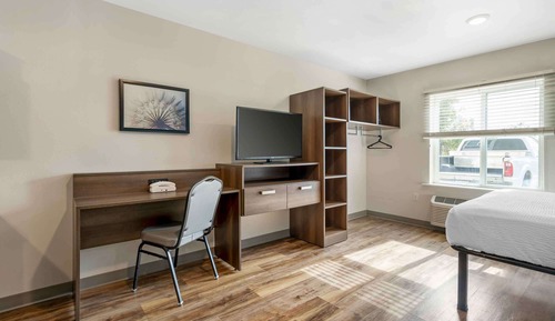 Superior Studio, 1 Queen Bed, Non Smoking