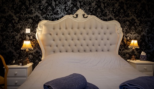 Classic Double Room, Bathtub