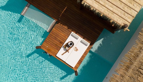 Grand Bungalow, Jetted Tub (Over water)