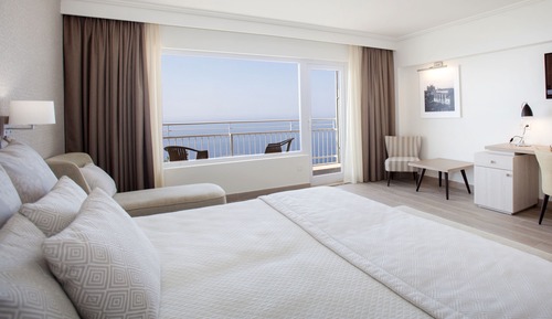 Studio Suite, Balcony (2 adults + 1 child)