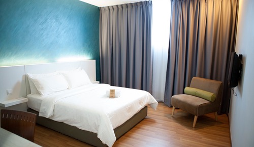 Standard Queen Room