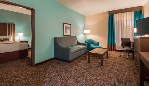 Suite, 1 King Bed, Non Smoking, Kitchenette
