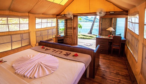Beachfront Safari Bure