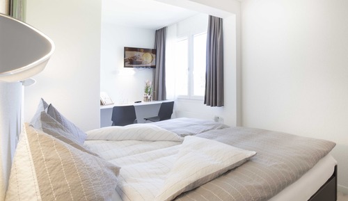 Classic Double Room, 1 Bedroom, Private Bathroom, Garden View