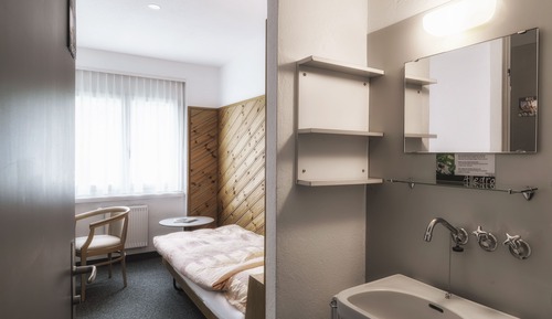 Basic Single Room, 1 Twin Bed, Shared Bathroom