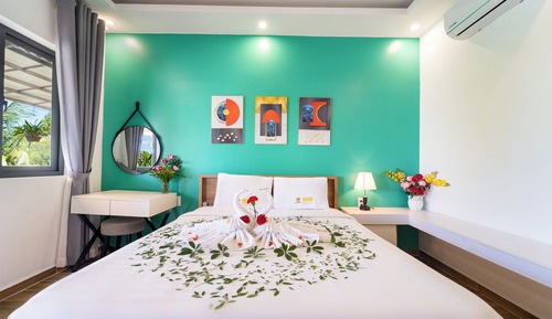Deluxe Double Room, Pool View