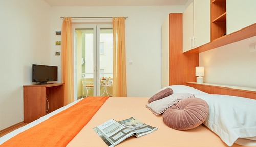 Standard Studio, Balcony