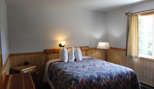 Single Room, 1 Queen Bed