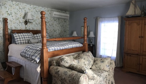 Room, Private Bathroom (Coyle's Hideaway - 3rd Floor)