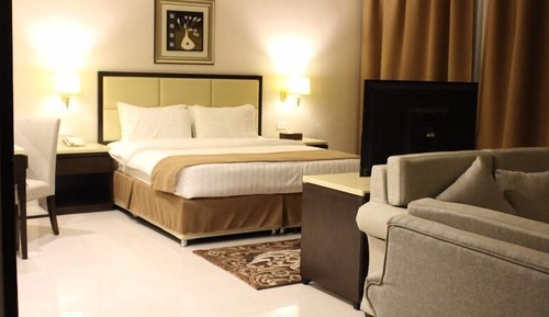 Executive Suite, Sea View, Beachside