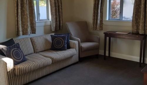 Deluxe Suite, 1 King Bed, Non Smoking, Ground Floor