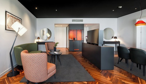 Suite (Diplomatic)