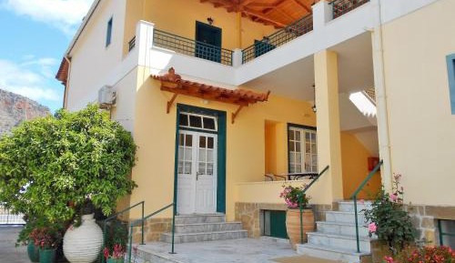 Studio with Mountain View (2 Adults)