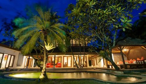 7 Bedrooms Villa with Private Chef & Airport Transfers