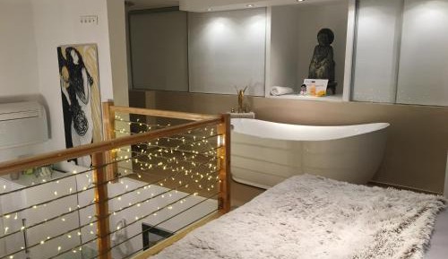 Studio Apartment with Private SPA for You