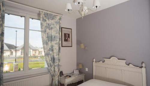 Small Double Room with Shower 