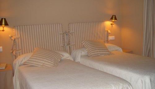 Standard Twin Room with Garden View