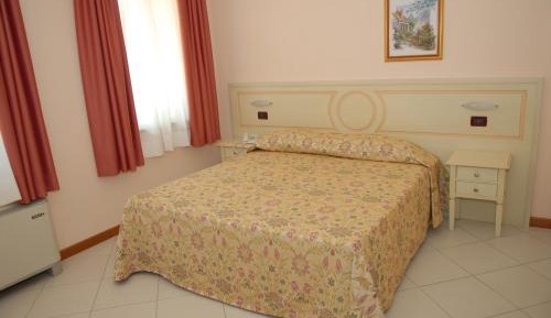 One-Bedroom Apartment (4 Adults)