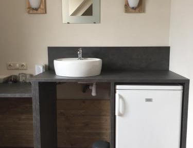 Single Room with Shared Bathroom
