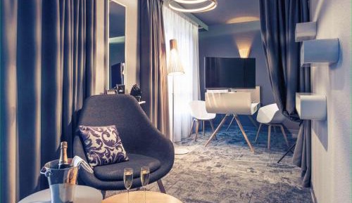 Junior Privilege Suite 