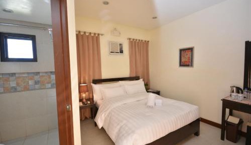 Standard Queen Room