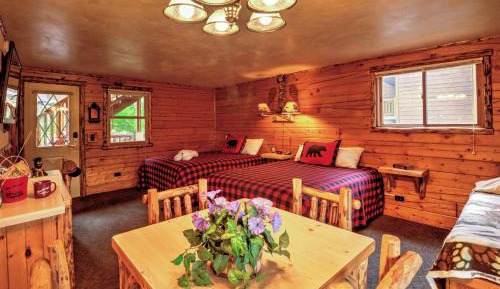Deluxe Room with Two Queen Beds