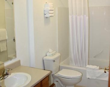 One-Bedroom Queen Suite with Two Queen Beds