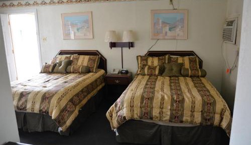 Standard Room with Two Full Beds