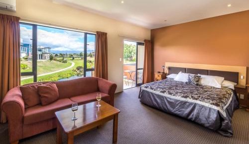 Superior Studio with Spa Bath