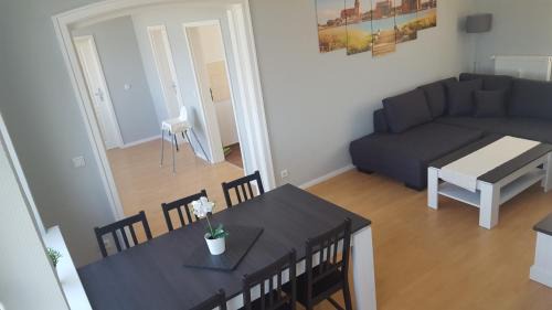 Family Room - 14