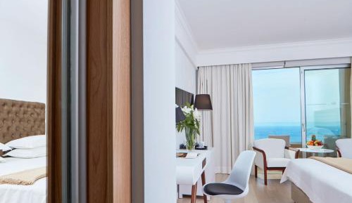 Standard Twin or Double Room Sea View