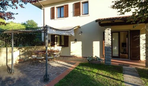 Six-Bedroom Villa 