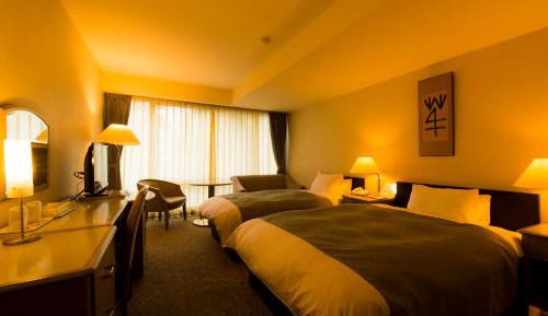 Twin Room - Non-Smoking (Free Lounge Included 15:00 - 17:00)