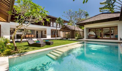 Grand Four-Bedroom Pool Villa