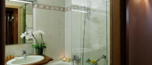 Double or Twin Room - Mountain Side