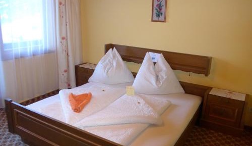 Double Room with Shared Toilet and Balcony