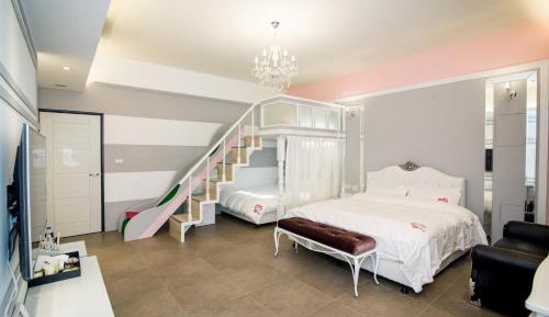 Deluxe Family Suite