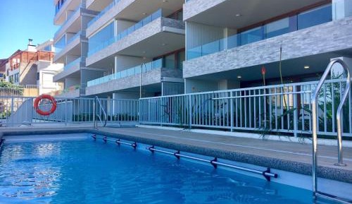 Three-Bedroom Apartment with Sea View (8 People)